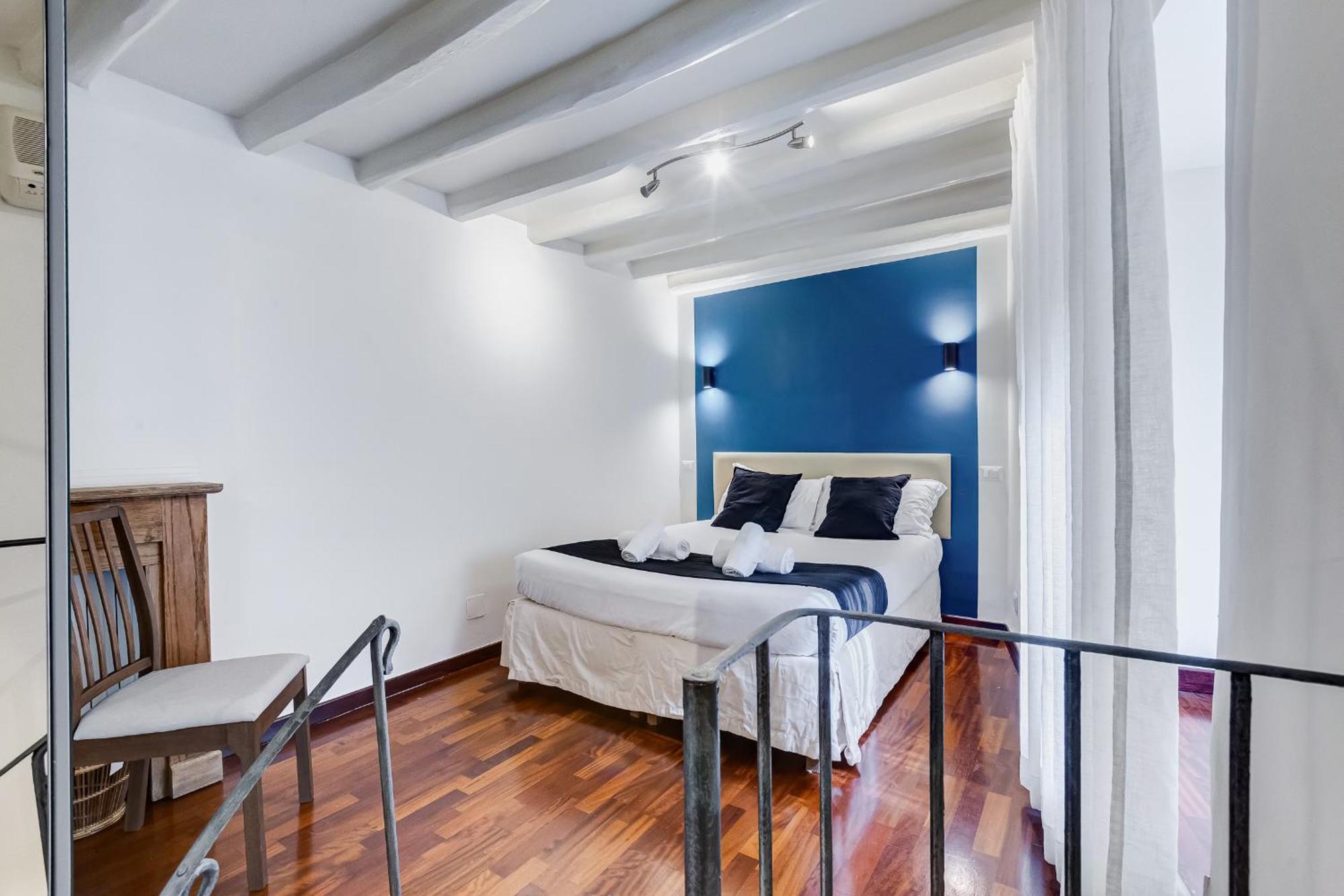 Vivilo Collection - Macelli Spanish Steps * Rome